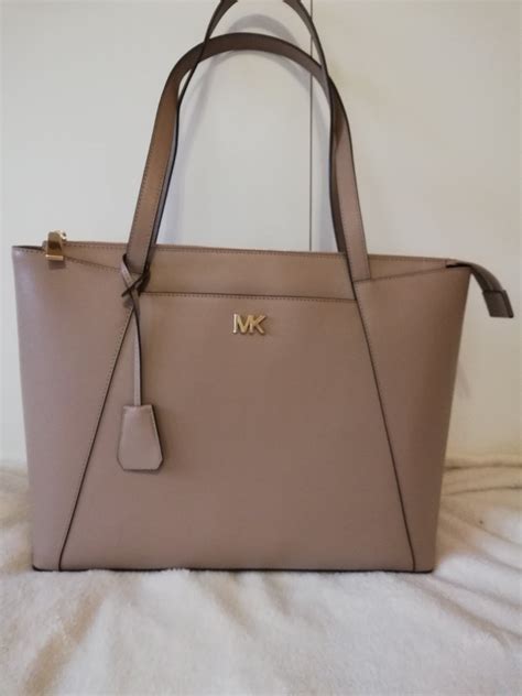 michael kors maddie tote review|Michael Kors Maddie Tote EW Large Review – Elly's world.